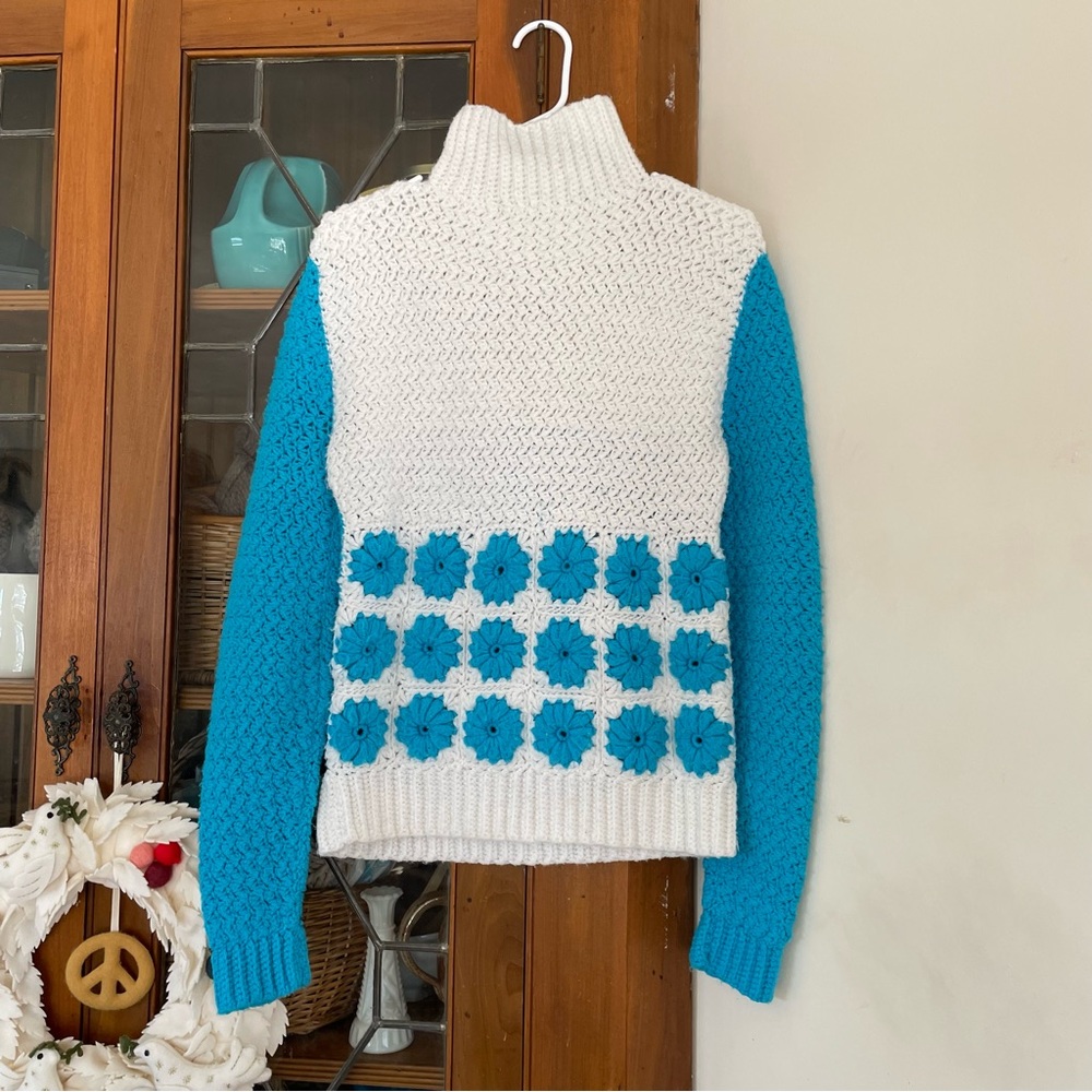 VINTAGE HAND CROCHETED SWEATER